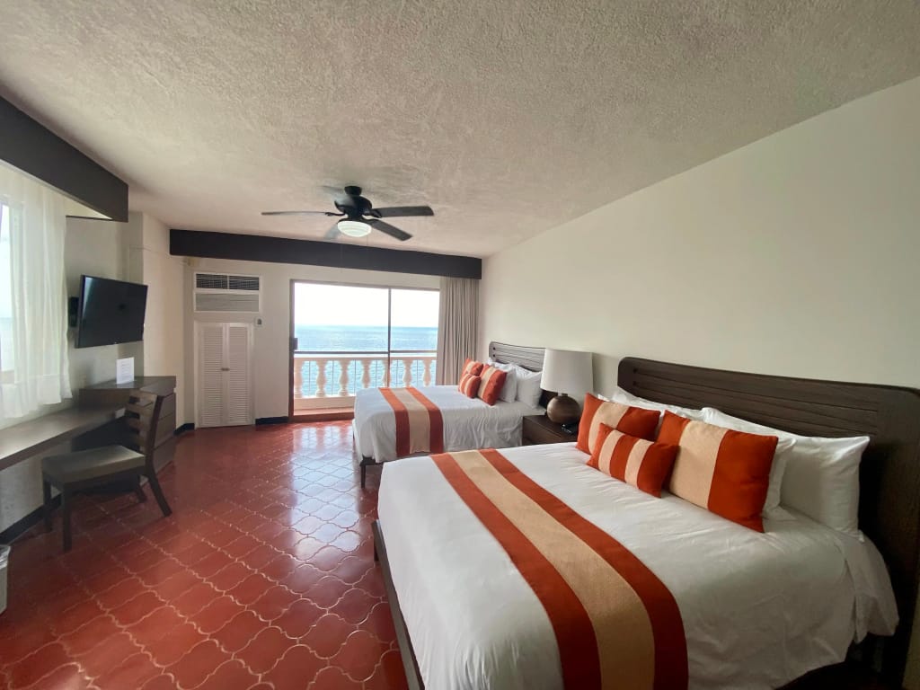 Costa Sur All Inclusive Resort, photo 2 of 10